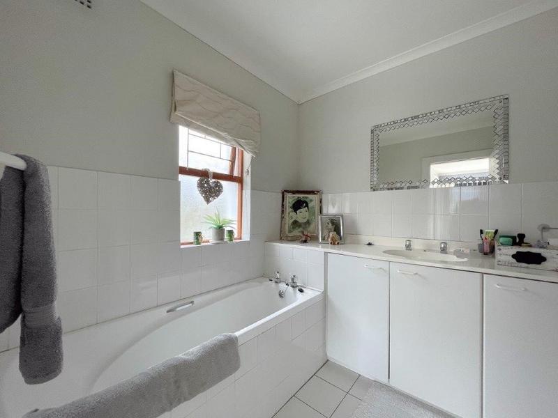 3 Bedroom Property for Sale in Hout Bay Western Cape